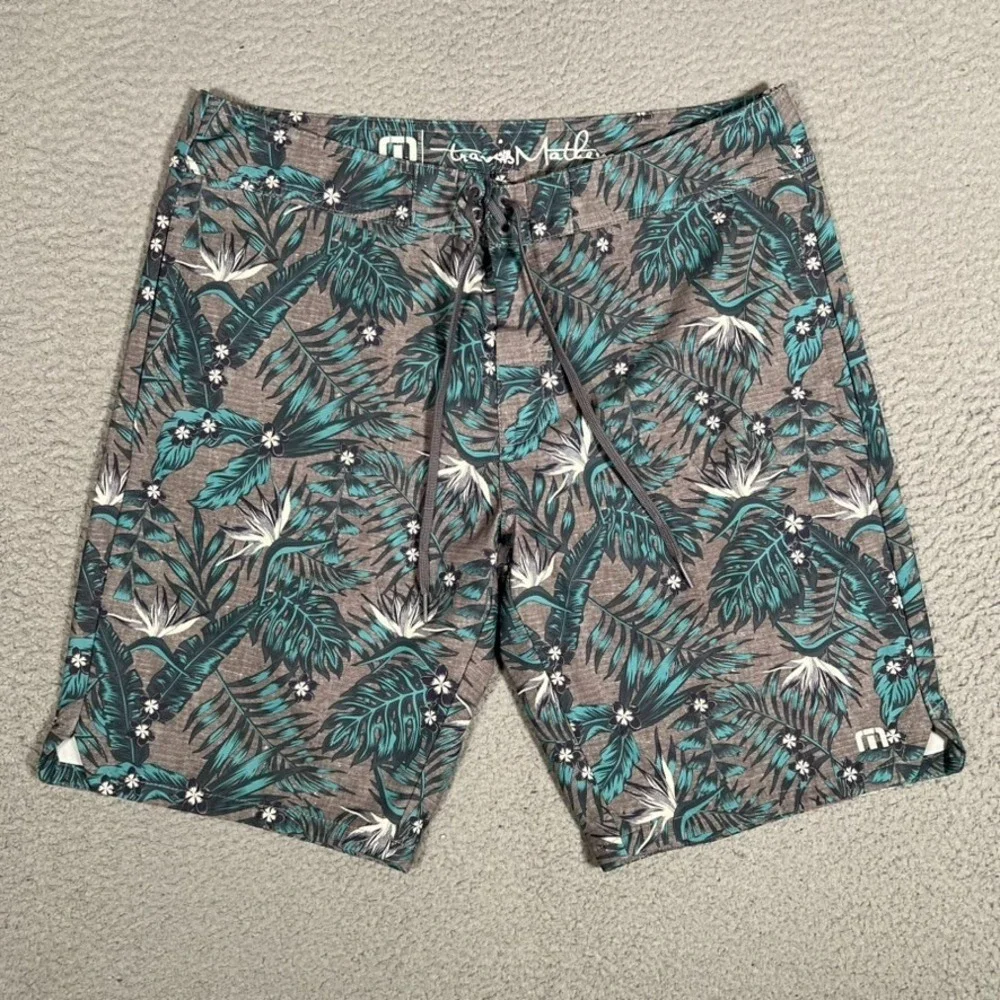 Travis Mathew Shorts Mens 33 Blue Floral Boardshorts Swim Surf Beach Drawstring‎